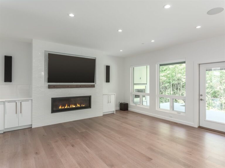40289 Aristotle interior