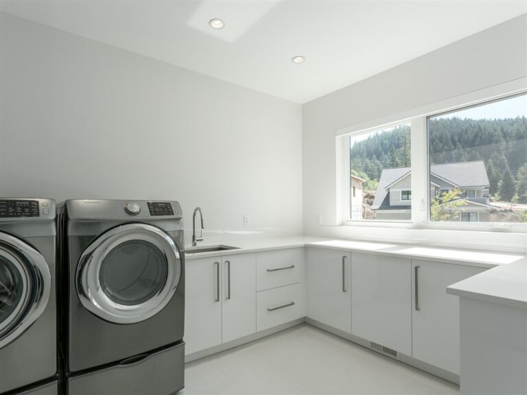 40289 Aristotle interior3
