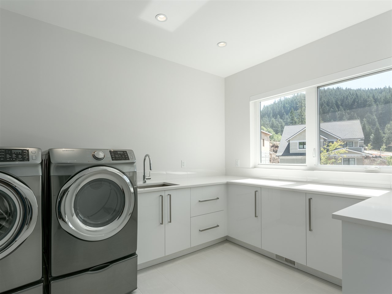 40289 Aristotle interior3