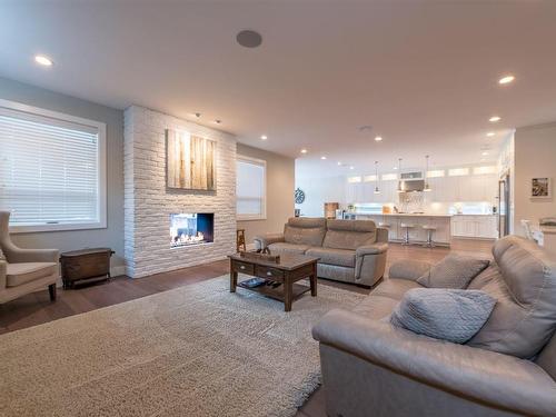 41643-dryden-interior